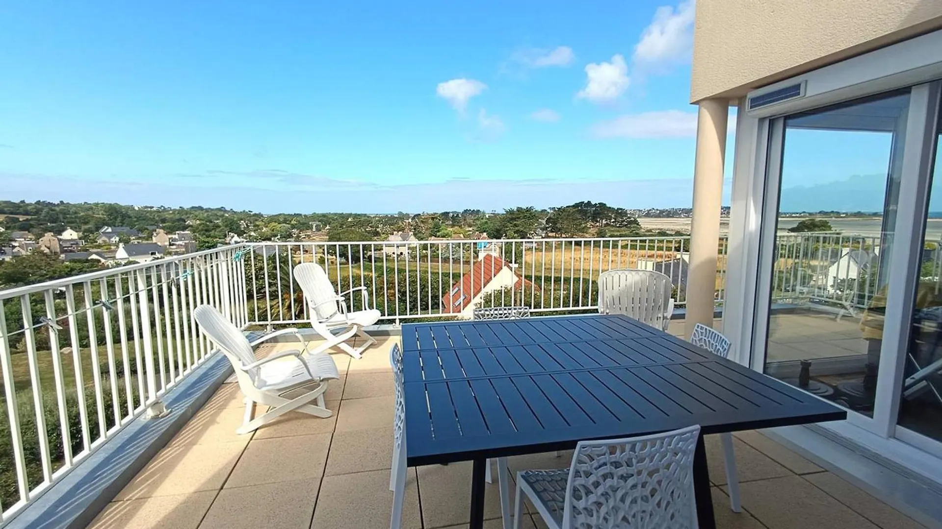 Villa Avec Terrasse A 400M De La Mer A Pleumeur-Bodou - Fr-1-368-400 0*,  Francia