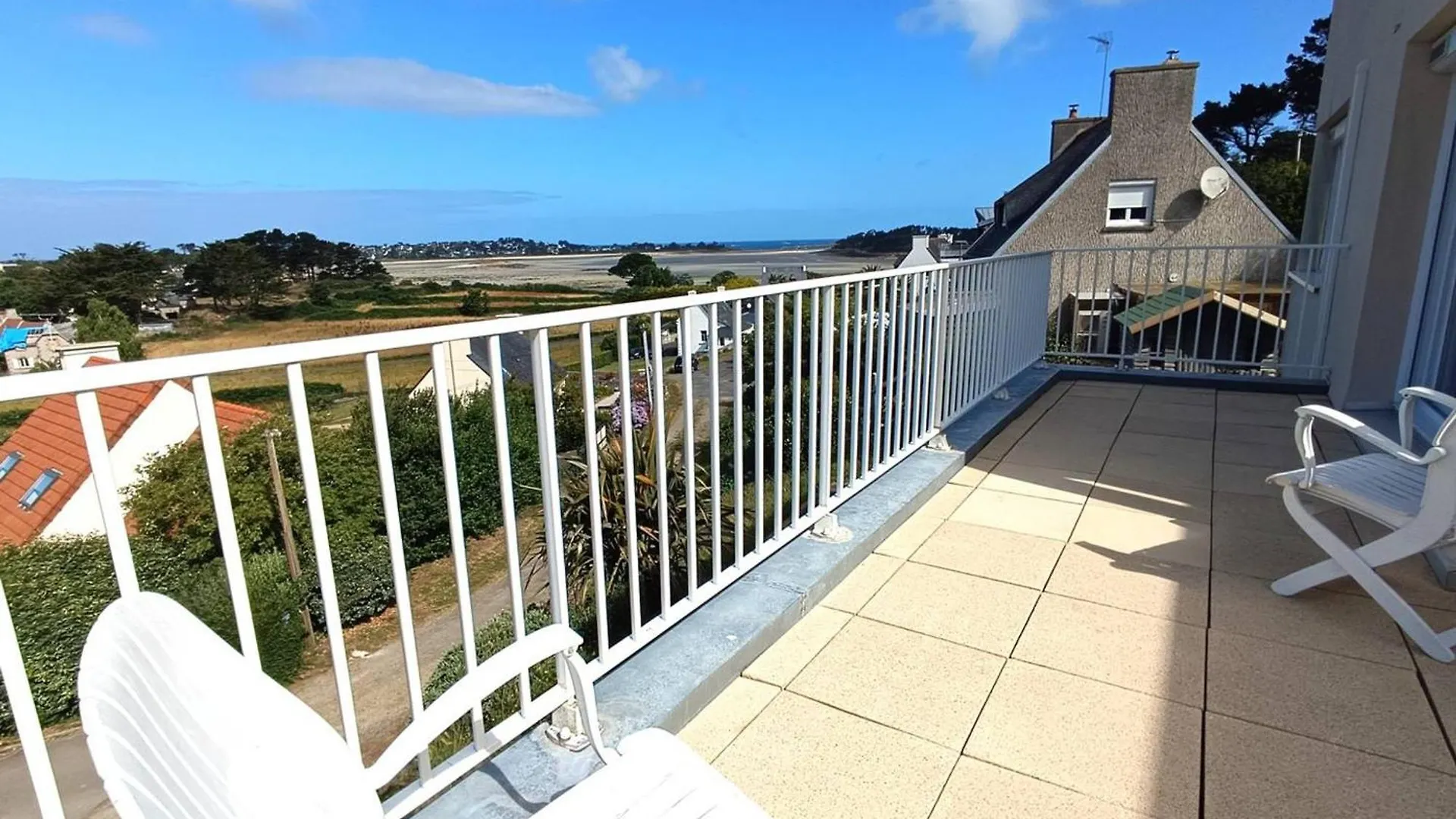 Сasa de vacaciones Villa Avec Terrasse A 400M De La Mer A Pleumeur-Bodou - Fr-1-368-400